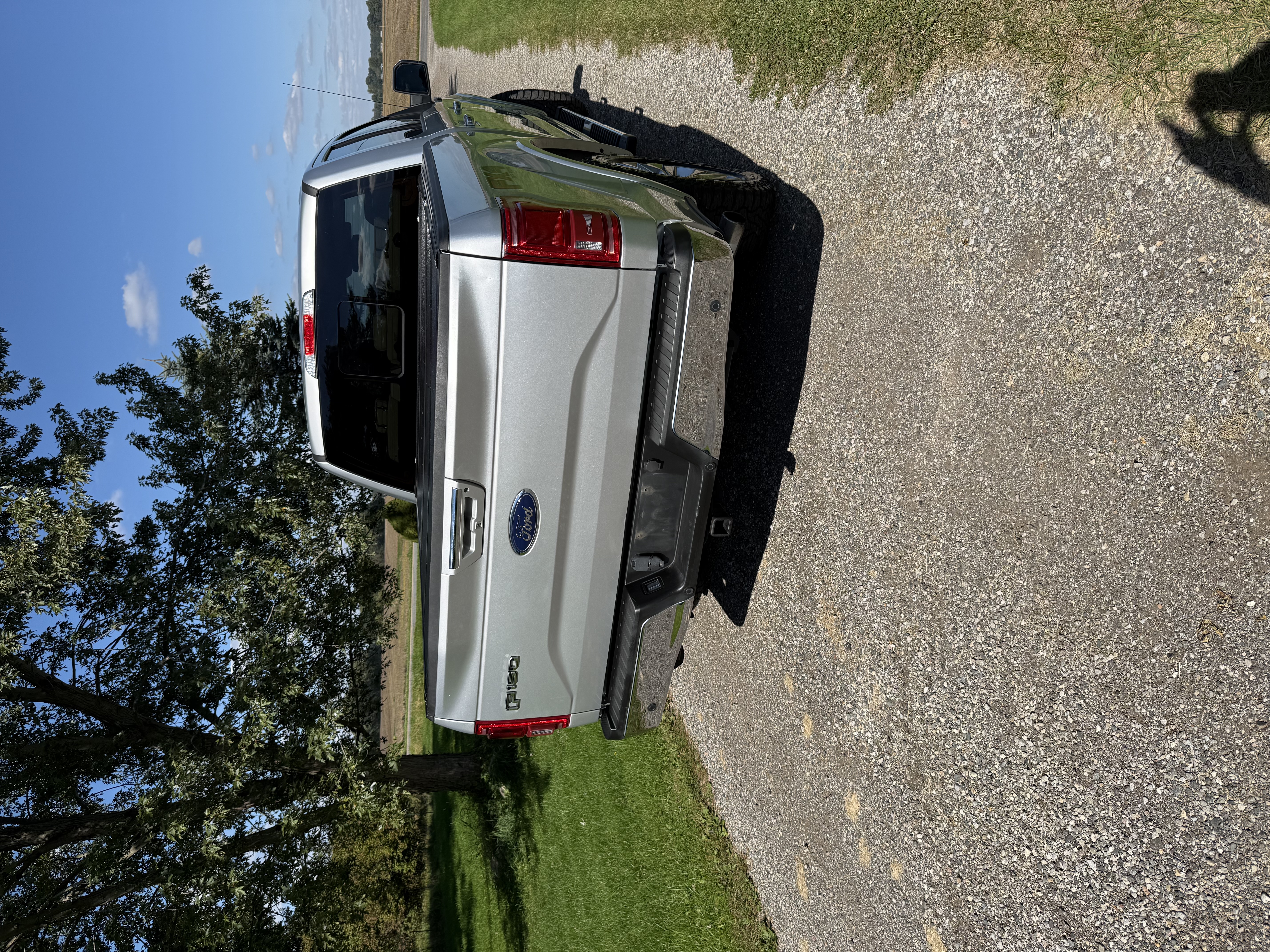Used 2017 Ford F150 Lariat w/ Equipment Group 502A Luxury AWD/4WD image 5