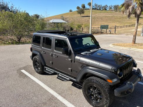 Used 2020 Jeep Wrangler Unlimited Sport image 16