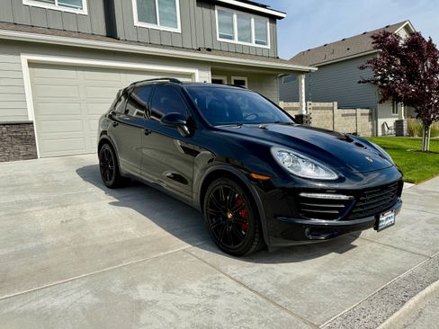 Used 2014 Porsche Cayenne AWD/4WD image 1