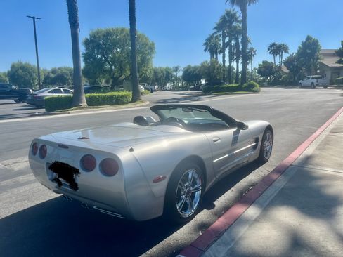 Used 2004 Chevrolet Corvette Convertible w/ Preferred Equipment Group image 13