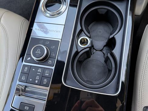 Used 2017 Land Rover Range Rover HSE image 22