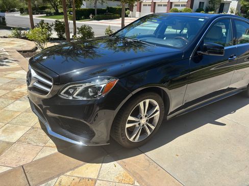 Used 2014 Mercedes-Benz E 250 BlueTEC Sedan image 2
