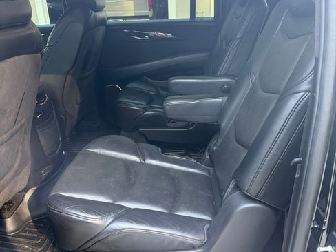 Used 2015 Cadillac Escalade ESV Platinum image 12