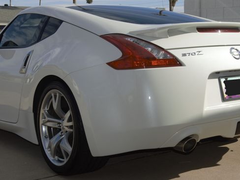 Used 2010 Nissan 370Z Touring w/ Sport Pkg image 5