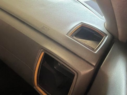 Used 2005 Dodge Magnum R/T w/ Convenience Group II RWD image 6