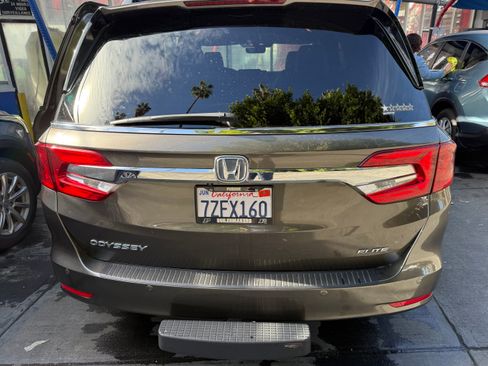 Used 2018 Honda Odyssey Elite image 8