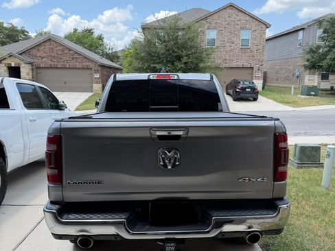 Used 2019 RAM 1500 Laramie AWD/4WD image 2