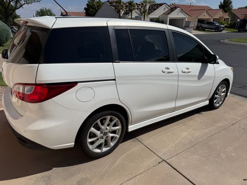 Used 2014 MAZDA MAZDA5 Touring FWD image 2