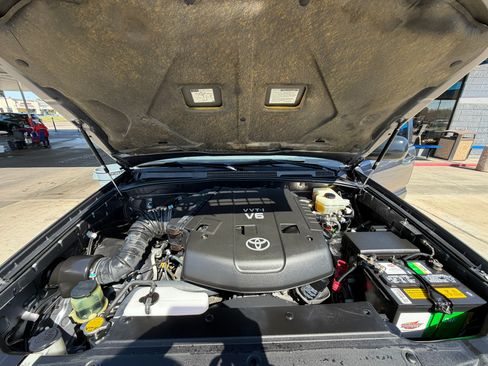 Used 2004 Toyota 4Runner Sport image 4