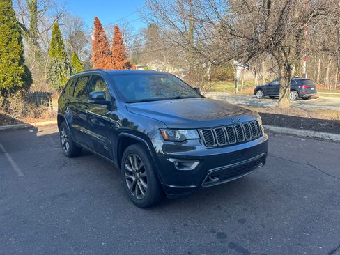 Used 2016 Jeep Grand Cherokee Limited 75th Anniversary image 5