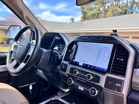 Used 2022 Ford F350 Lariat w/ Lariat Ultimate Package image 13