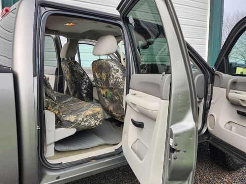 Used 2009 GMC Sierra 2500 SLE w/ Convenience Package image 10