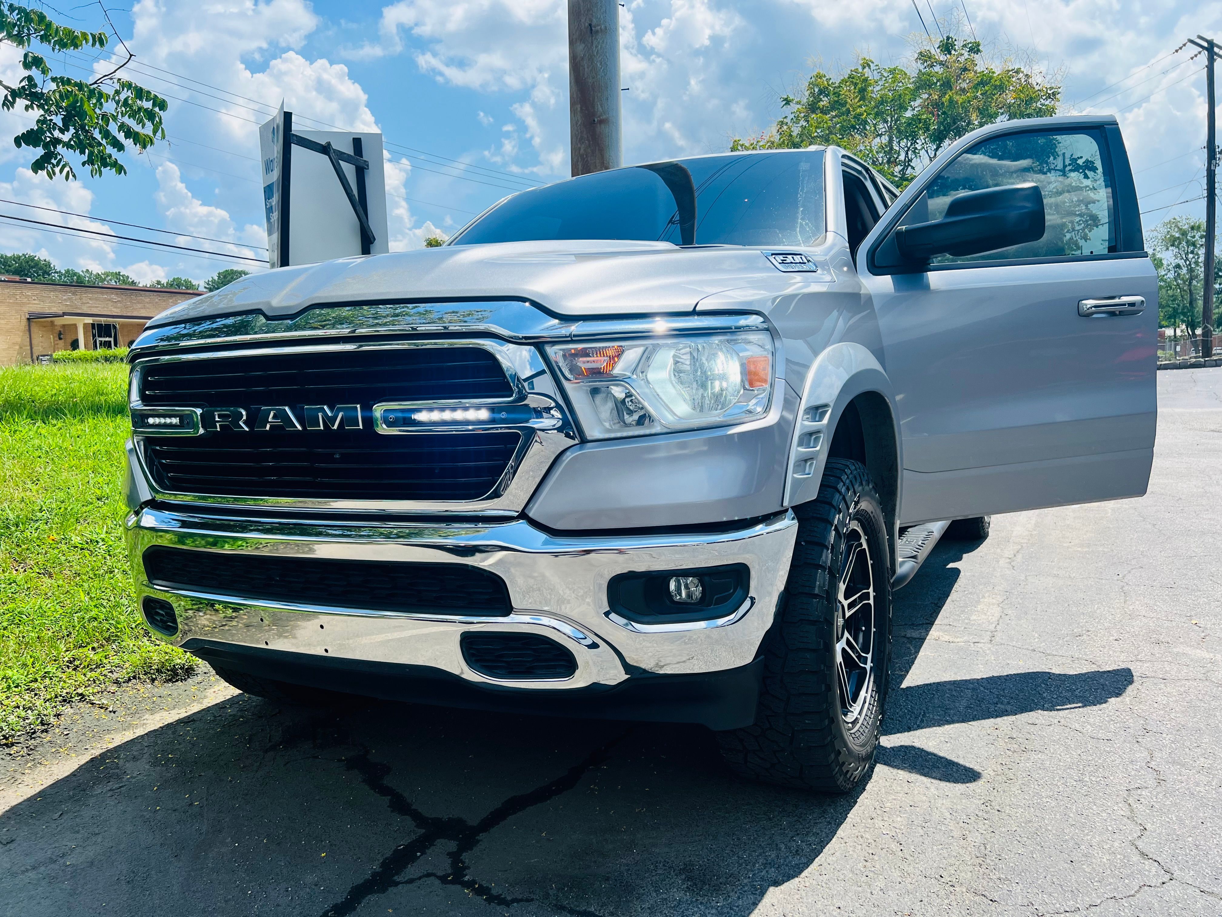 Used 2019 RAM 1500 Big Horn RWD image 5