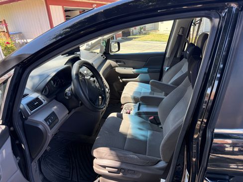 Used 2011 Honda Odyssey EX image 9