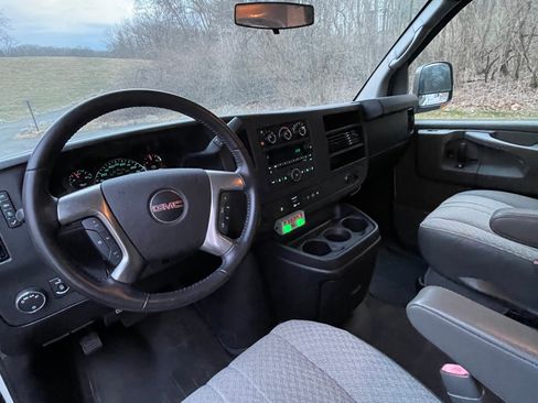 Used 2011 GMC Savana 2500 LT w/ LT Preferred Equipment Group image 11