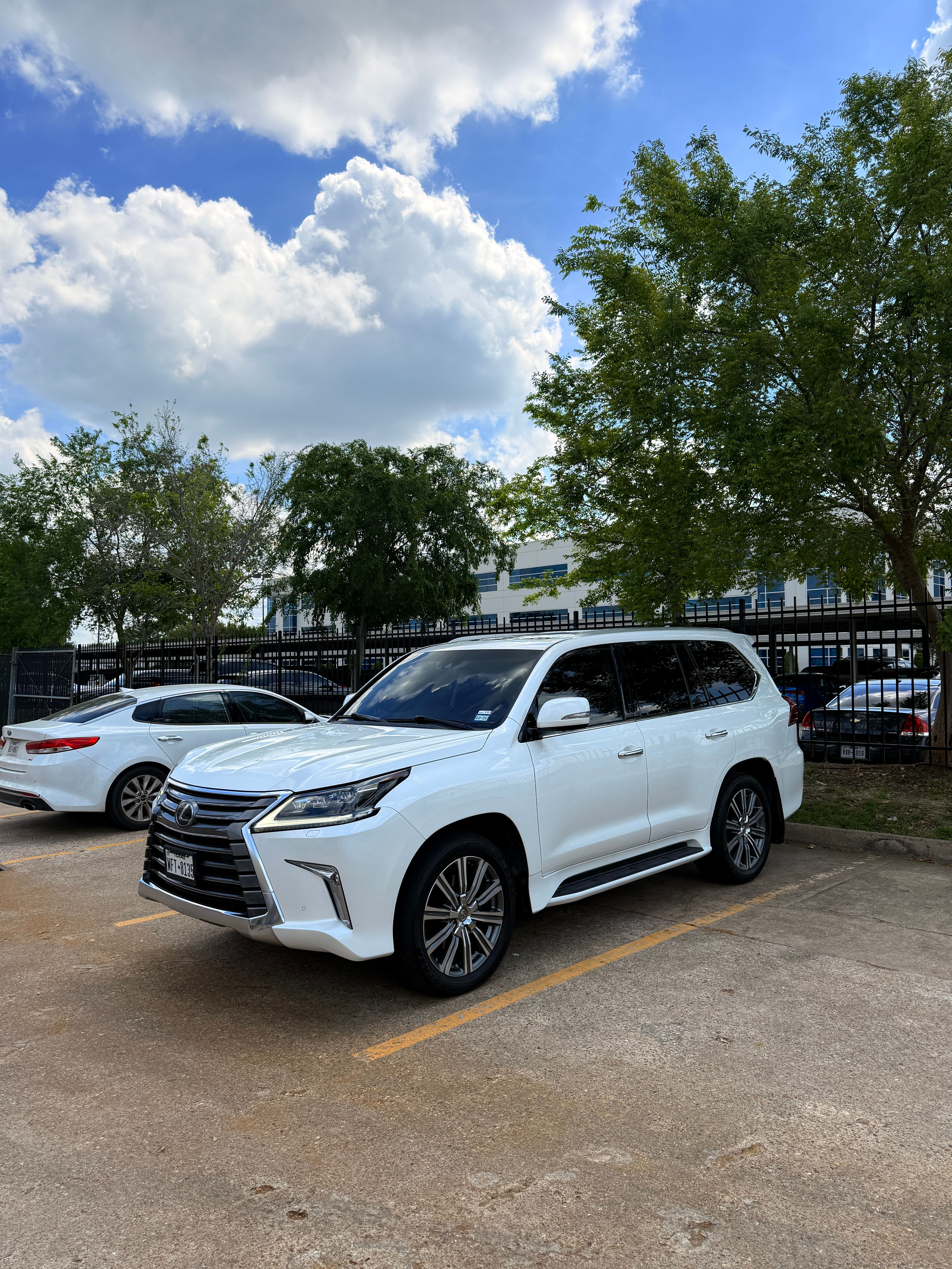Used 2017 Lexus LX 570 4WD image 6