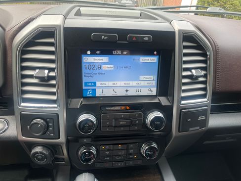 Used 2016 Ford F150 Platinum w/ Equipment Group 701A Luxury AWD/4WD image 21