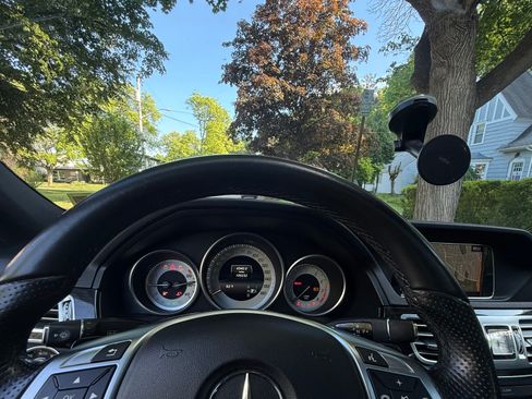 Used 2016 Mercedes-Benz E 350 4MATIC Sedan image 11