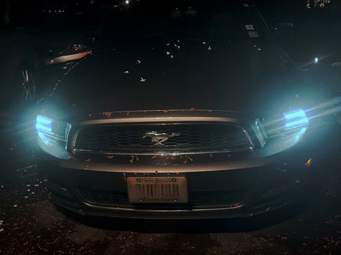 Used 2014 Ford Mustang Premium w/ Comfort Package image 28