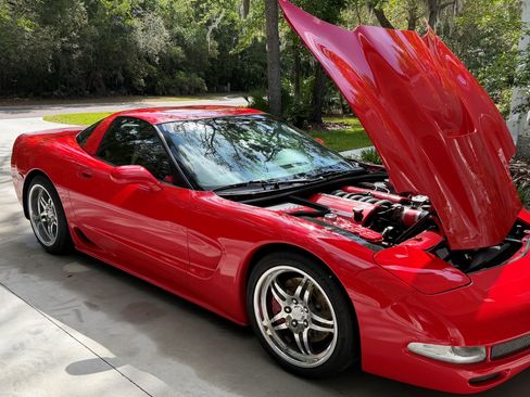 Used 1998 Chevrolet Corvette Coupe w/ Memory Pkg RWD image 21