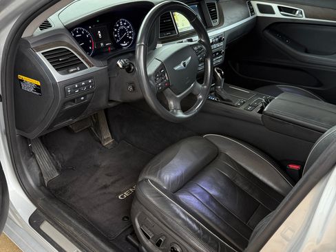 Used 2015 Hyundai Genesis 5.0 image 12