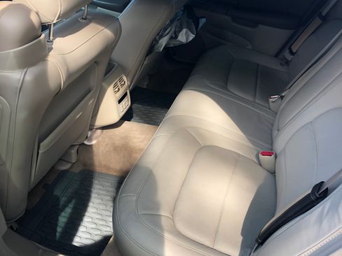 Used 2005 Cadillac De Ville FWD image 10