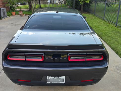 Used 2023 Dodge Challenger SXT w/ Plus Package image 11