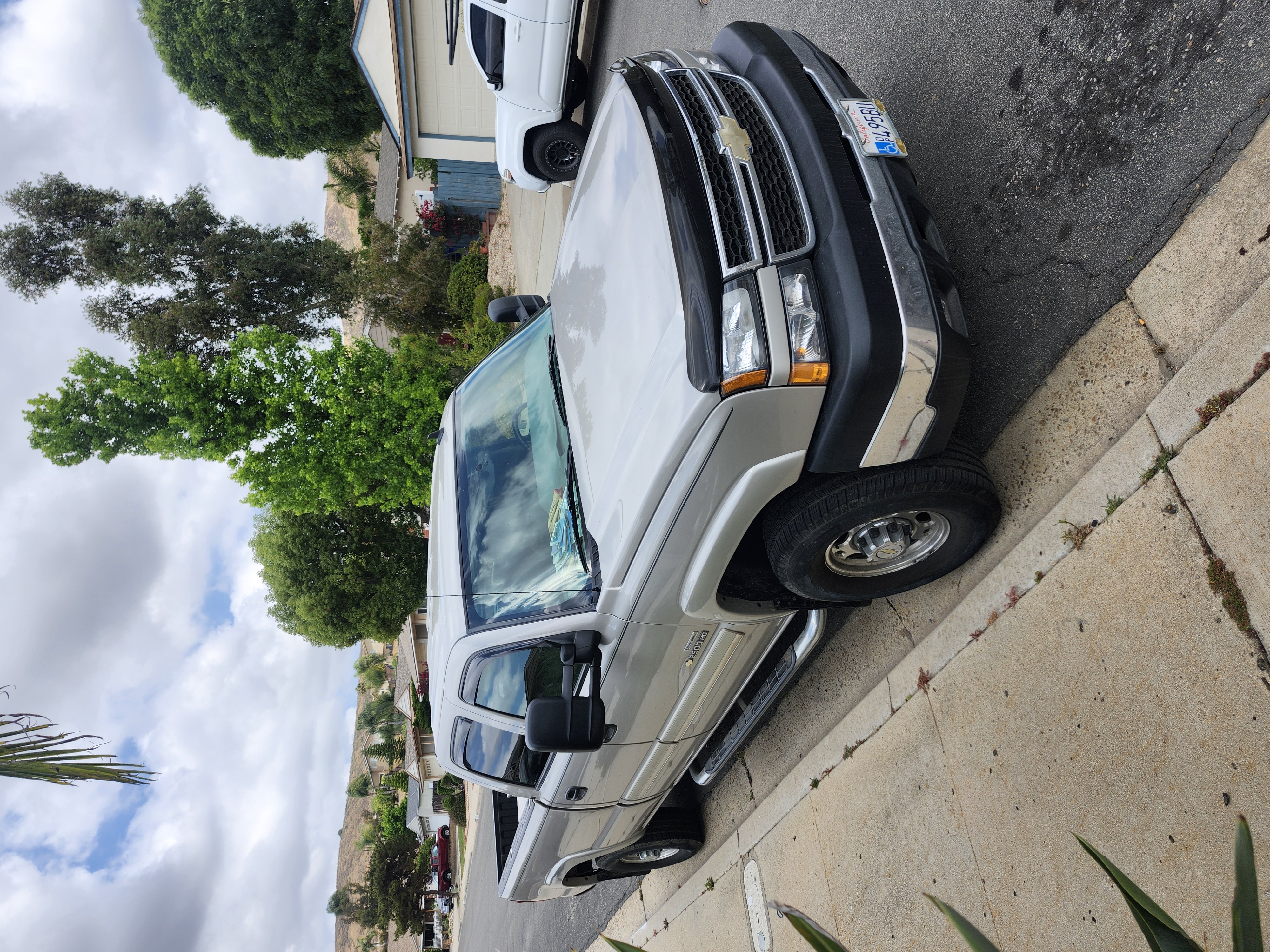 Used 2006 Chevrolet Silverado 2500 LT w/ Heavy-Duty Power Package RWD image 4