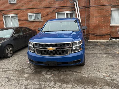 Used 2018 Chevrolet Tahoe 4WD w/ Remote Keyless Entry Package image 1