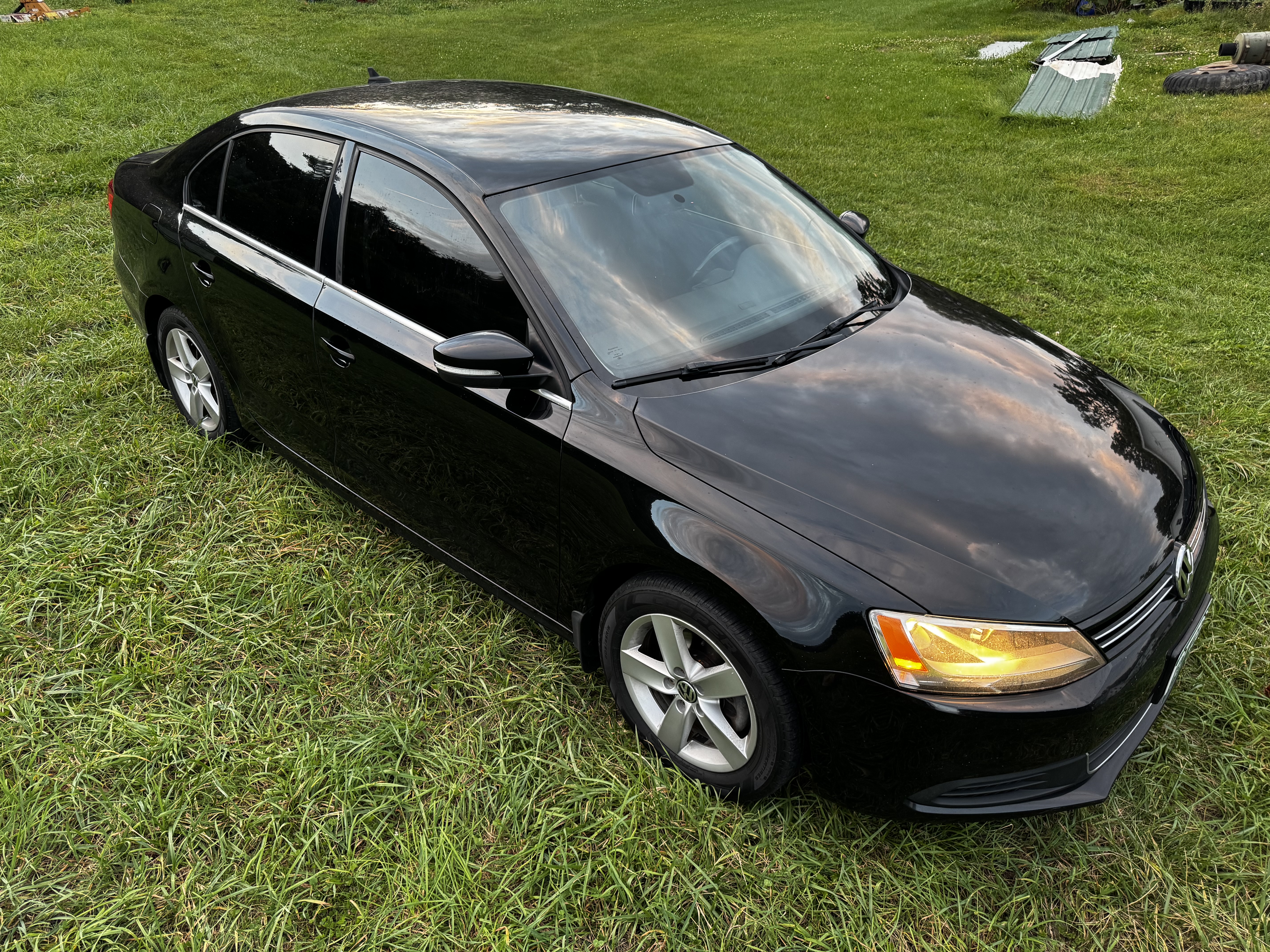 Used 2014 Volkswagen Jetta TDI FWD image 2