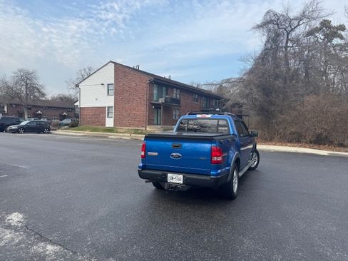 Used 2010 Ford Explorer Sport Trac XLT image 5