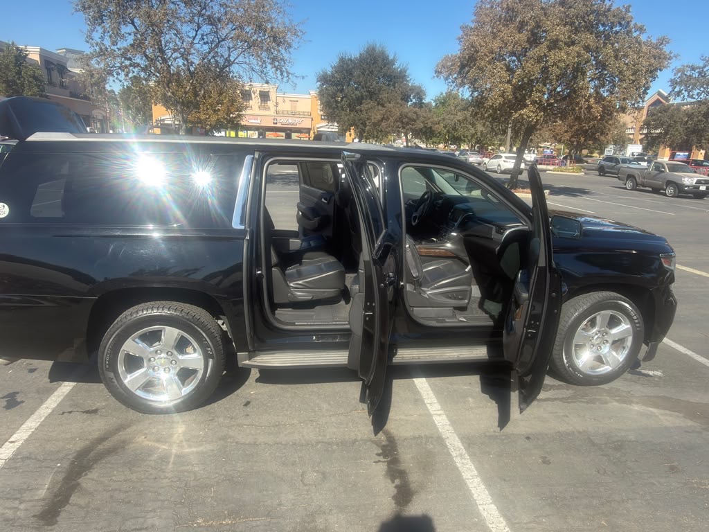Used 2015 Chevrolet Suburban LT w/ Luxury Package RWD image 14