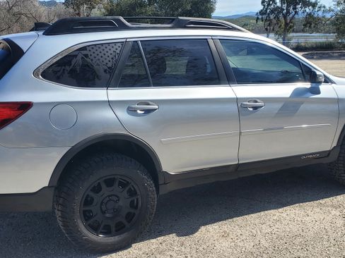 Used 2017 Subaru Outback 2.5i Limited image 6