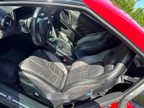 Used 2021 Nissan GT-R Premium AWD/4WD image 12