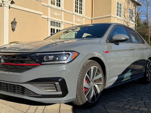 Used 2021 Volkswagen Jetta GLI image 9