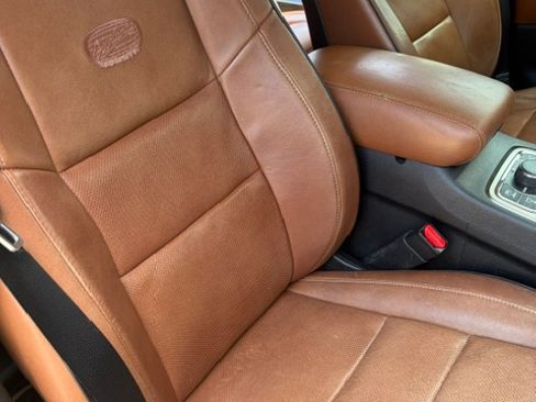 Used 2011 Jeep Grand Cherokee Overland Summit image 6