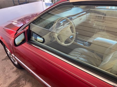 Used 1996 Cadillac Eldorado image 4