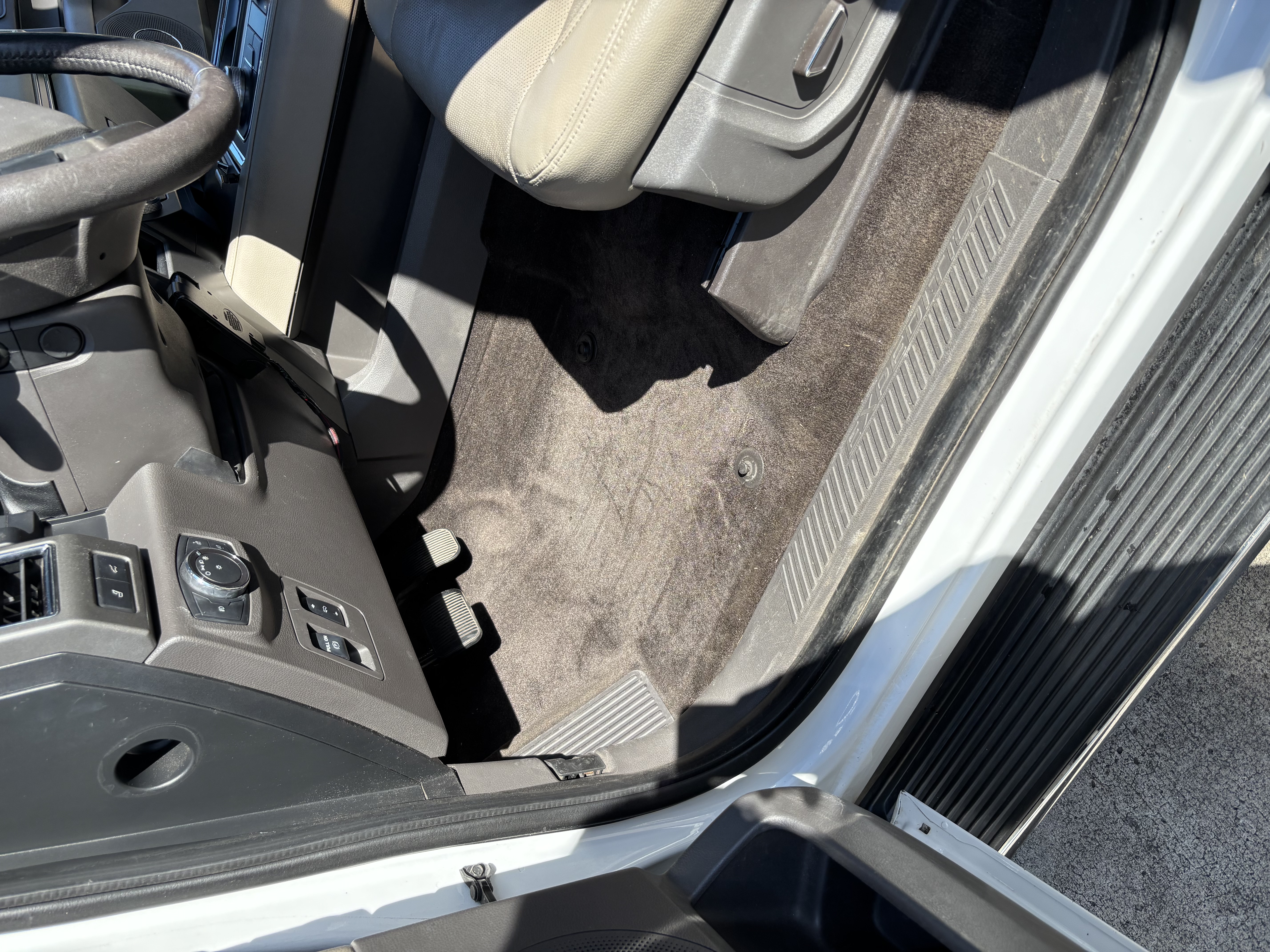 Used 2018 Ford Expedition Max XLT w/ Equipment Group 202A AWD/4WD image 10