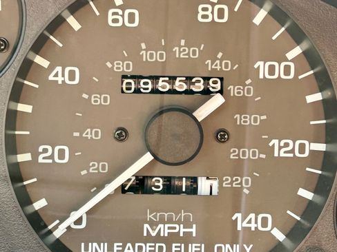 Used 1997 MAZDA MX-5 Miata image 20