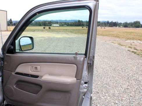 Used 2002 Toyota 4Runner SR5 image 13