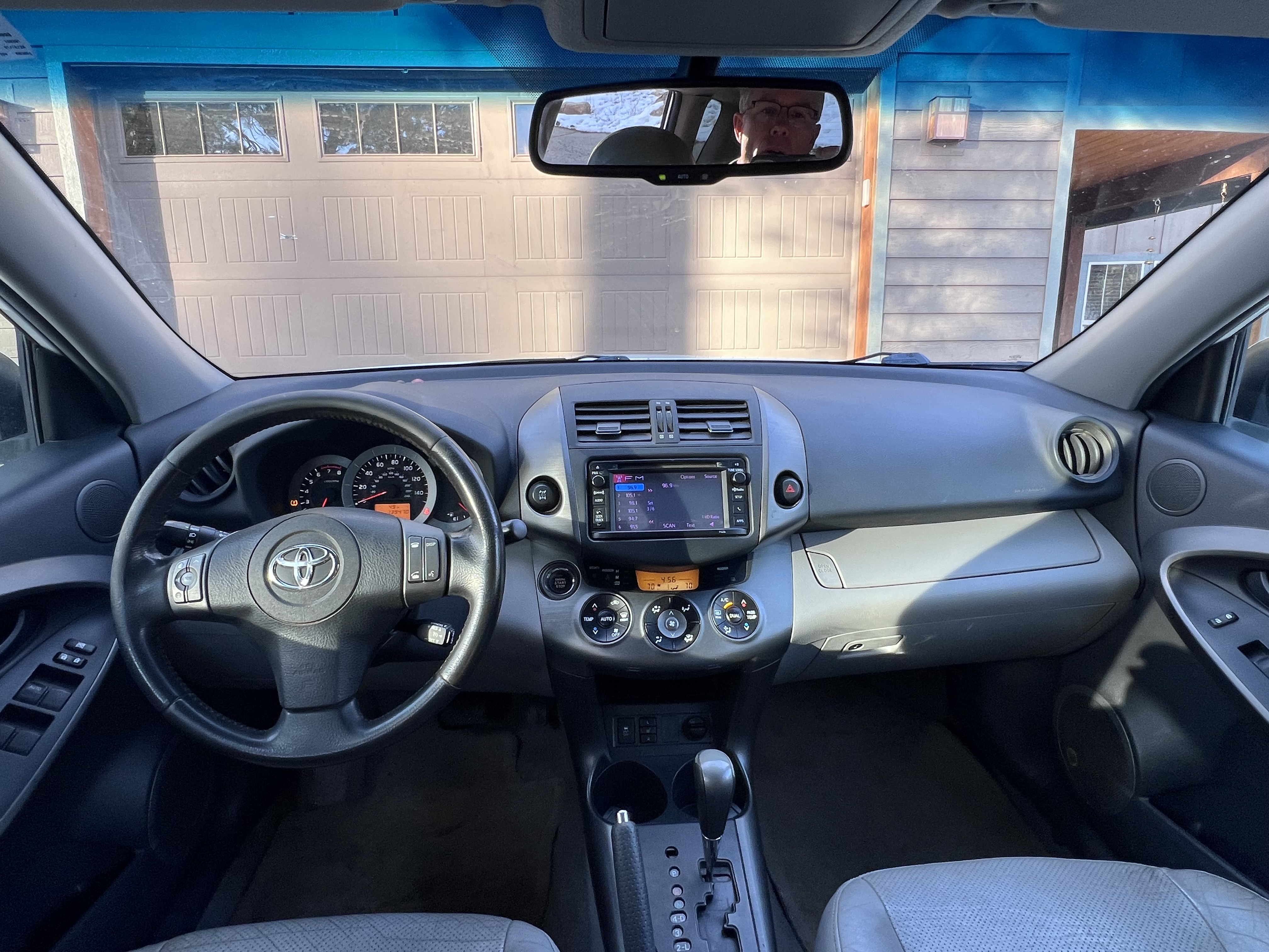 Used 2012 Toyota RAV4 Limited w/ Navigation Value Pkg AWD/4WD image 11