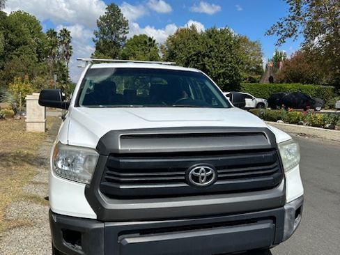 Used 2016 Toyota Tundra SR image 1
