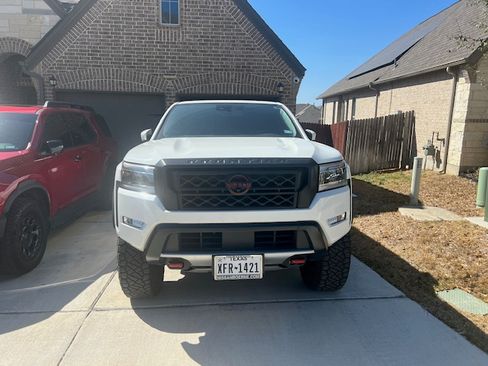 Used 2023 Nissan Frontier PRO-4X w/ Pro-4X Premium Package image 2