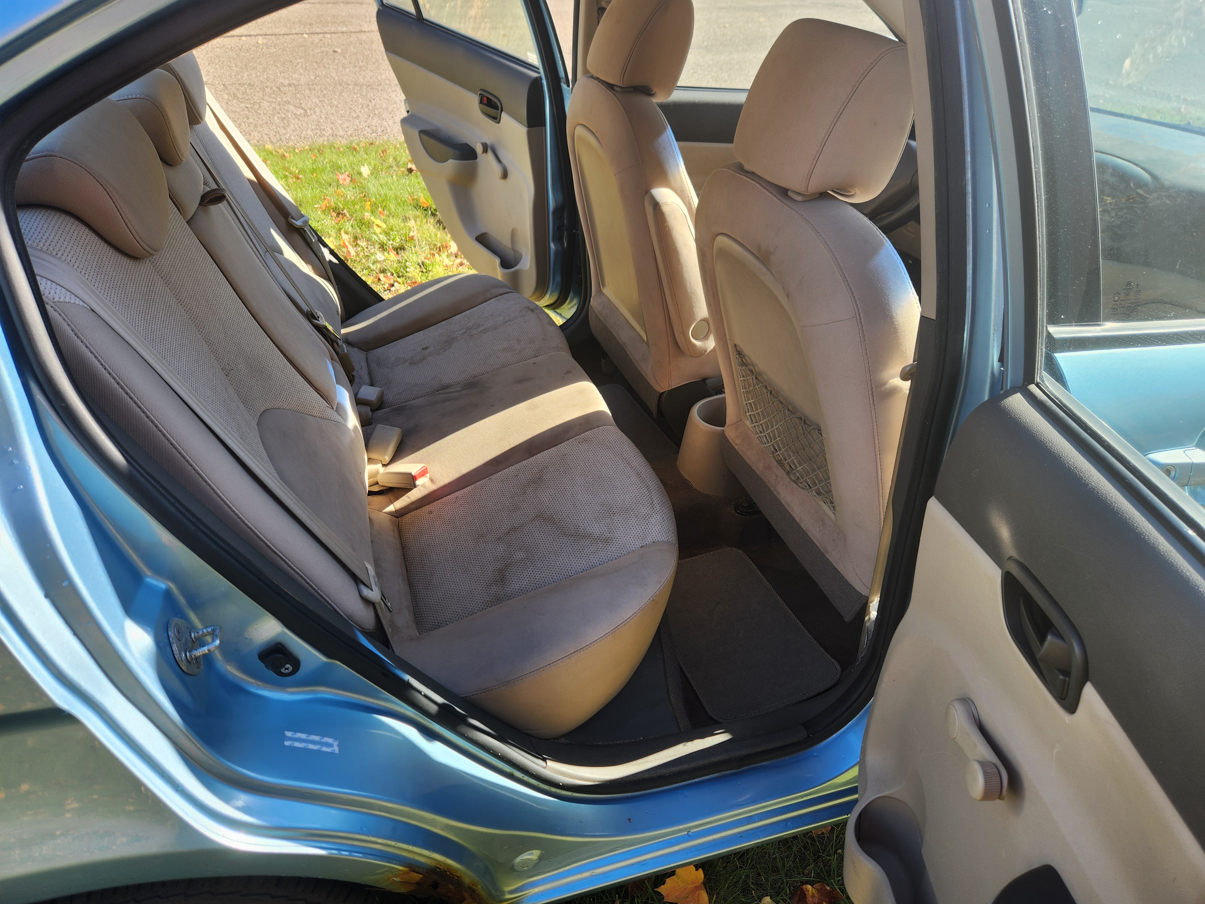 Used 2010 Hyundai Accent GLS FWD image 12