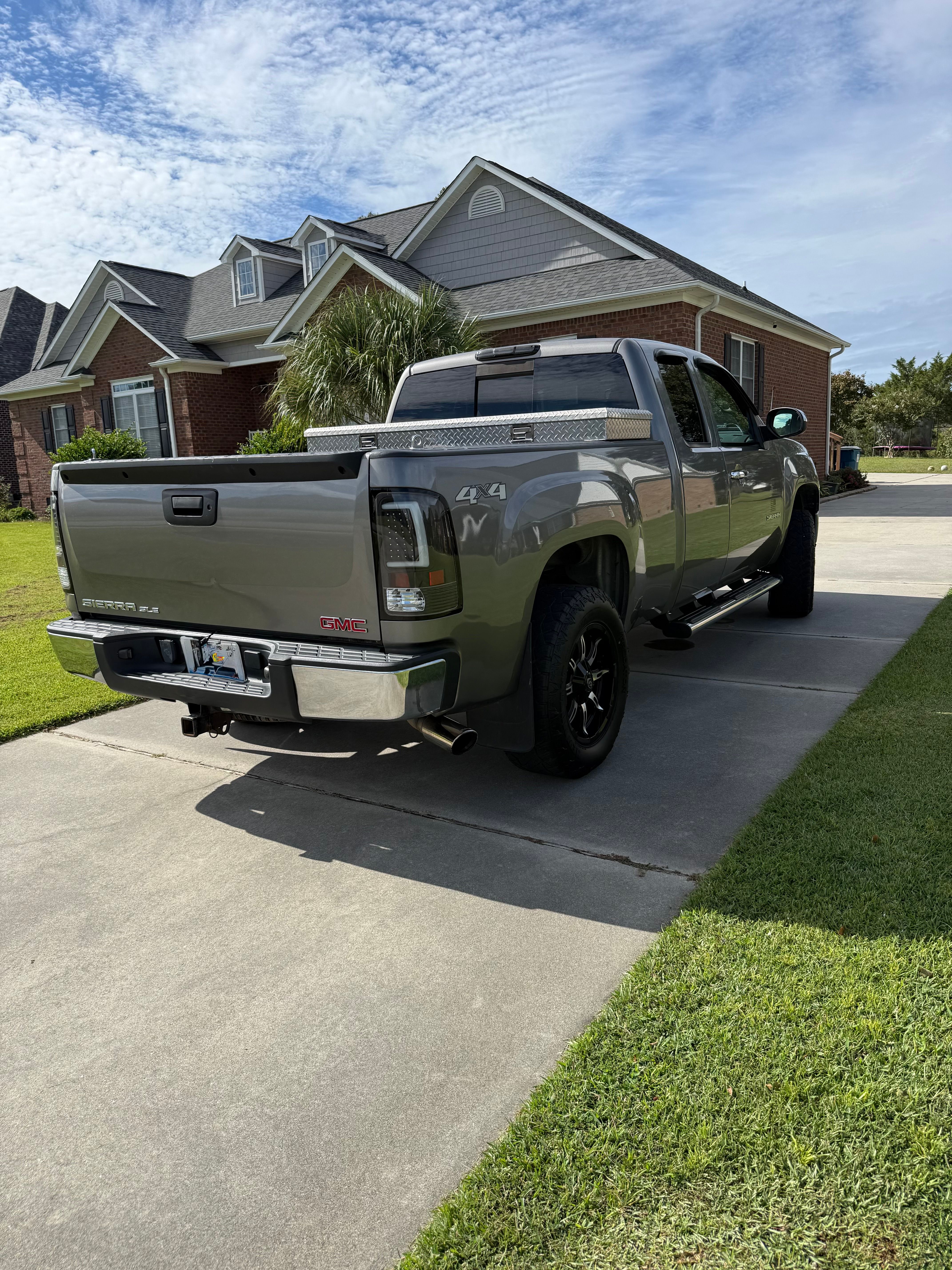 Used 2012 GMC Sierra 1500 SLE w/ Power Tech Package AWD/4WD image 6