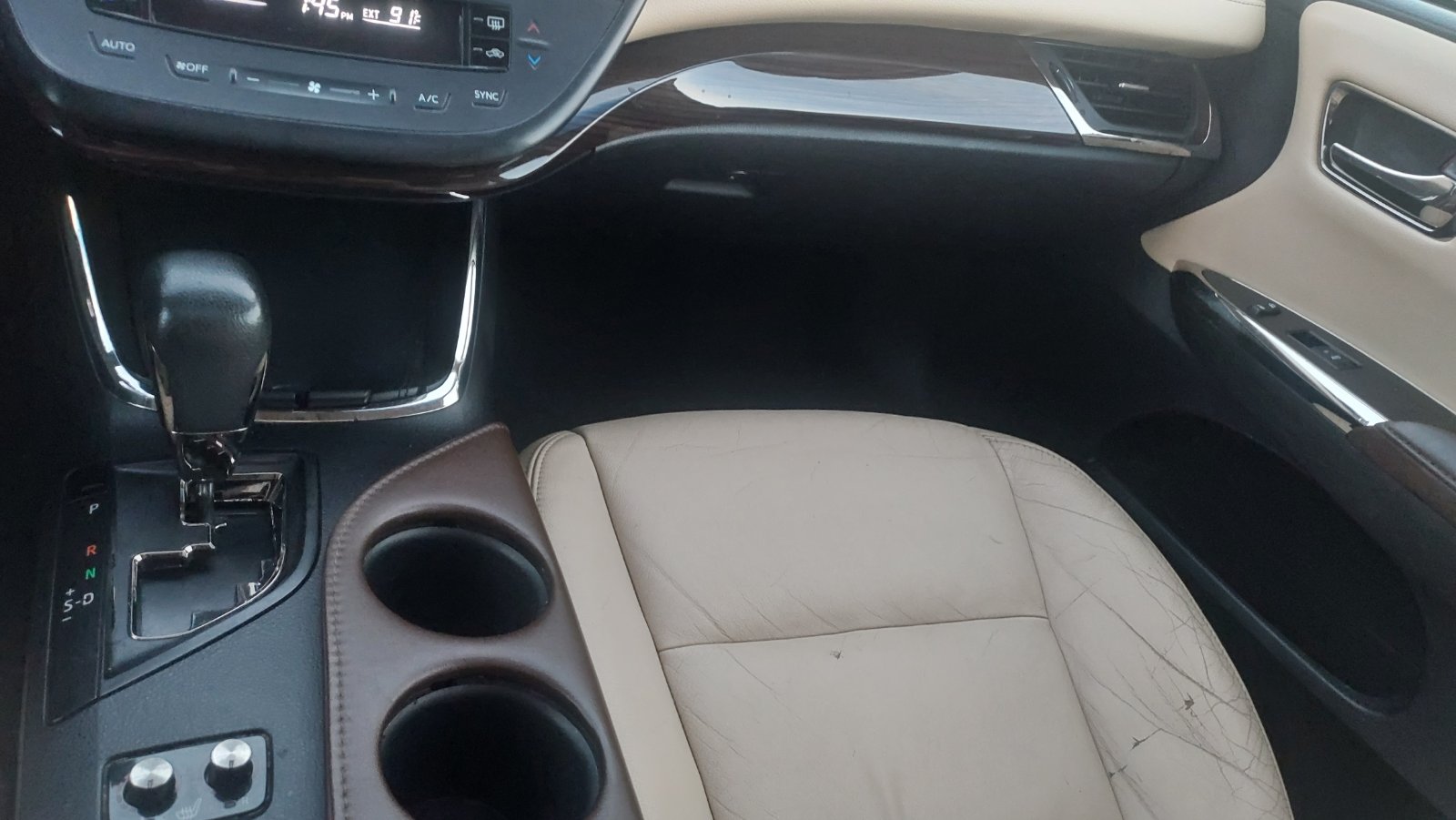 Used 2013 Toyota Avalon XLE Premium FWD image 18