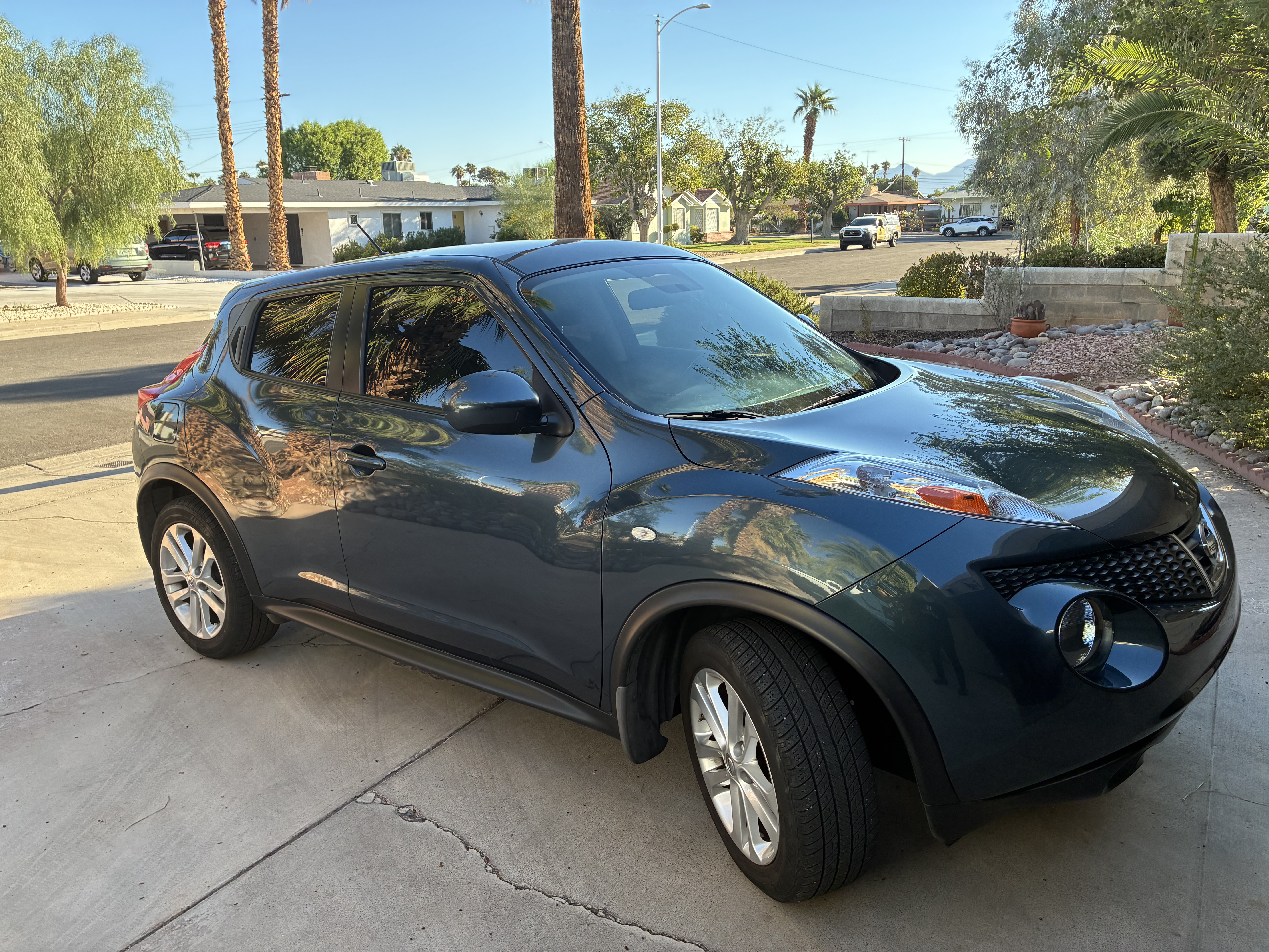 Used 2013 Nissan Juke S FWD image 1