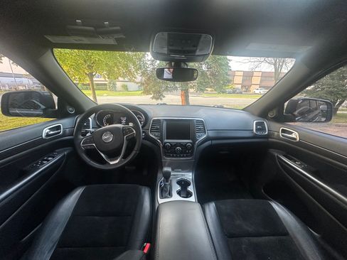 Used 2017 Jeep Grand Cherokee Altitude image 13