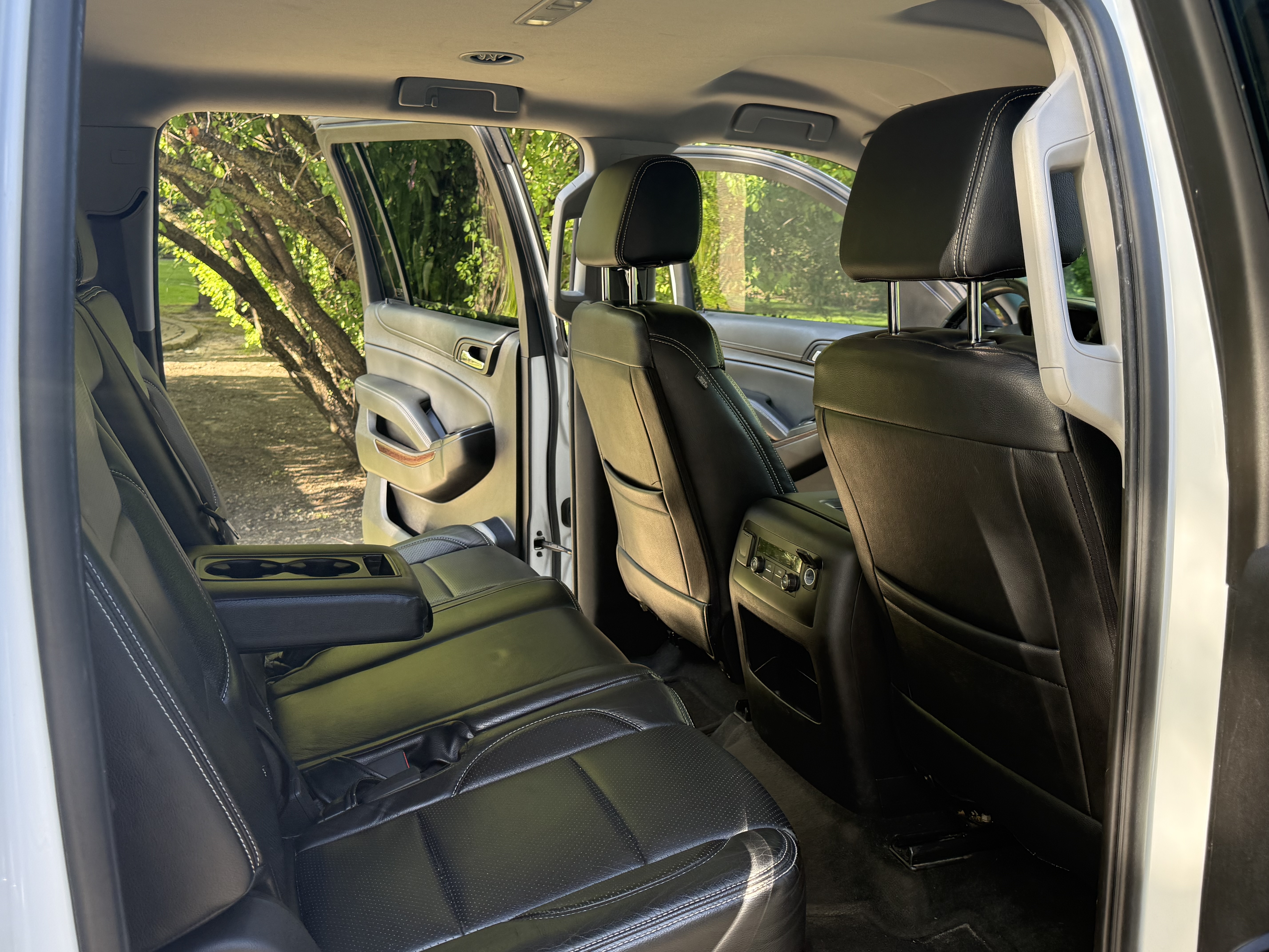Used 2016 GMC Yukon XL SLE w/ Convenience Package RWD image 8