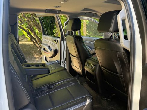 Used 2016 GMC Yukon XL SLE w/ Convenience Package RWD image 8